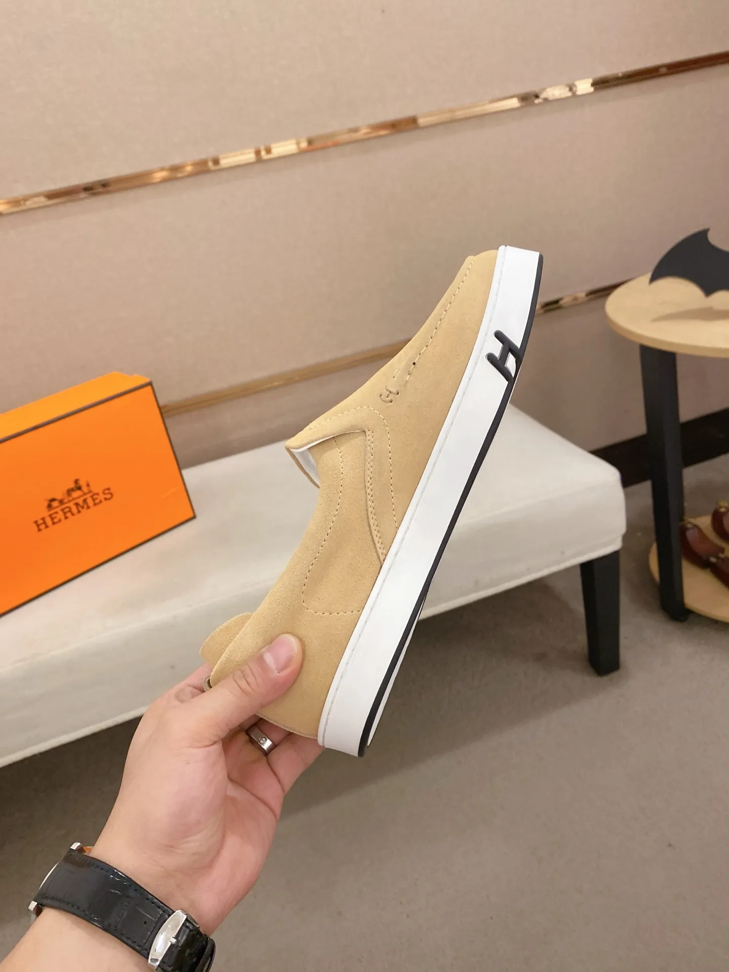 Men's clothing and shoes💰: 442💰《HERMES》【Classic original single version】Hermès; top 🔝purchase agent🔍🔍men's latest 🇺🇸 counter sales simultaneously, imported from Italy original ▲▲cowhide ▲▲ (high-end, nobility, class) ) Exquisite workmanship (Italian 🇮🇹 imported water-dyed 🐂 cowhide lining) sole: original sole provided by the original factory, ⚠️exclusive double-layer activity·TPR·rubber·combined molded outsole; super comfortable·wear-resistant·non-slip·environmental protection The real thing is more beautiful if you take the real thing (high quality, follow the order). You can enter and exit the counter at will * Number of yards: 38-44 (45 can be customized and cannot be returned or exchanged)